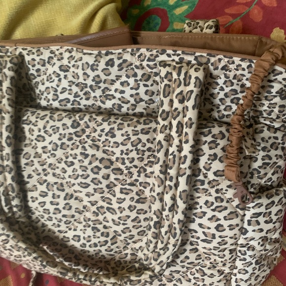 NWT BEIS x Elsa Hosk Quilted Tote Diaper Bag in Wild Child Animal Print - Picture 11 of 13